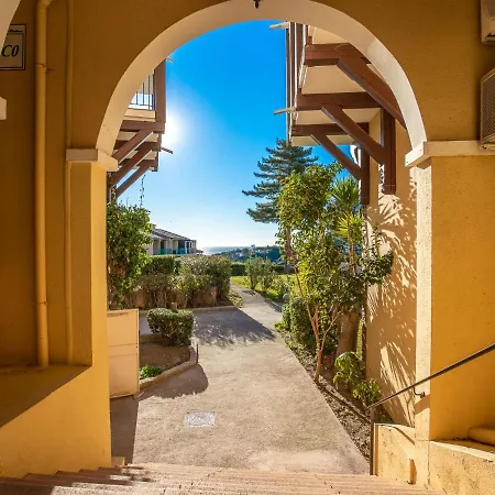 Studio Cap Esterel-12 Saint-Raphael (Var)